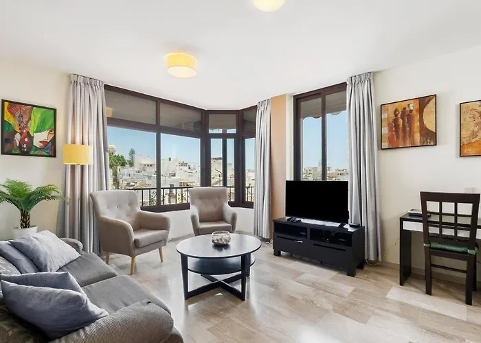 Home4u - In Historical Center * Estepona